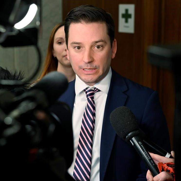 Unmarried parents would get "parental union" status under Quebec bill